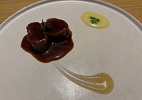 Secondary image 1 - Roasted sea bass with squid sauce, venison sirloin and mushrooms with egg and truffles, all made by Lola