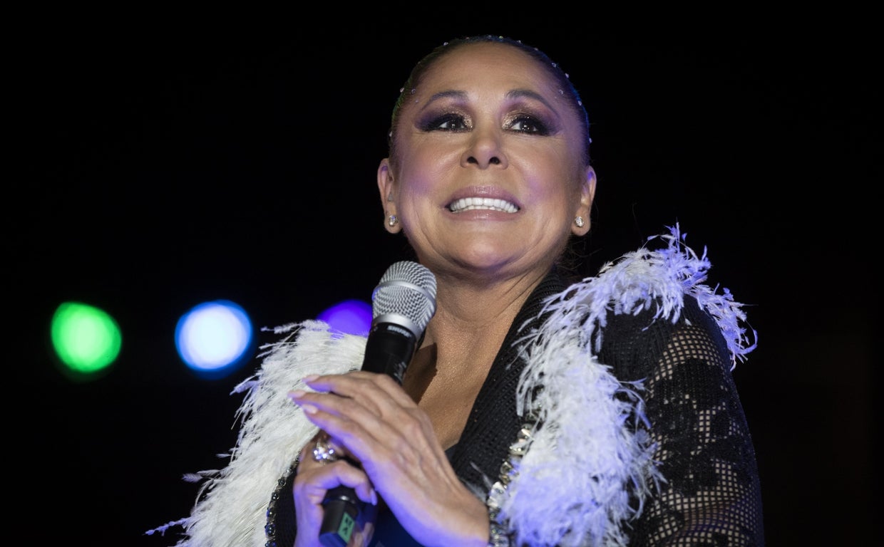 Isabel Pantoja durante su actuación en el Orgullo Gay de Madrid