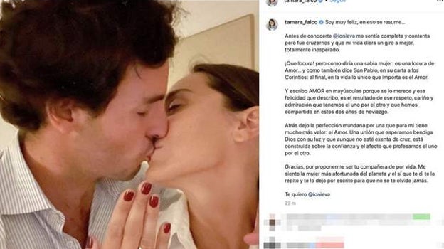 Imagen que compartió Tamara Falcó el pasado jueves para anunciar su compromiso