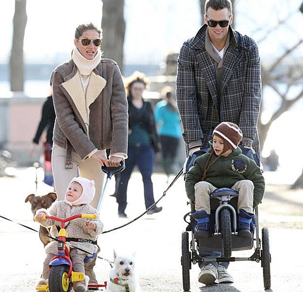 El exmatrimonio junto con sus dos hijos