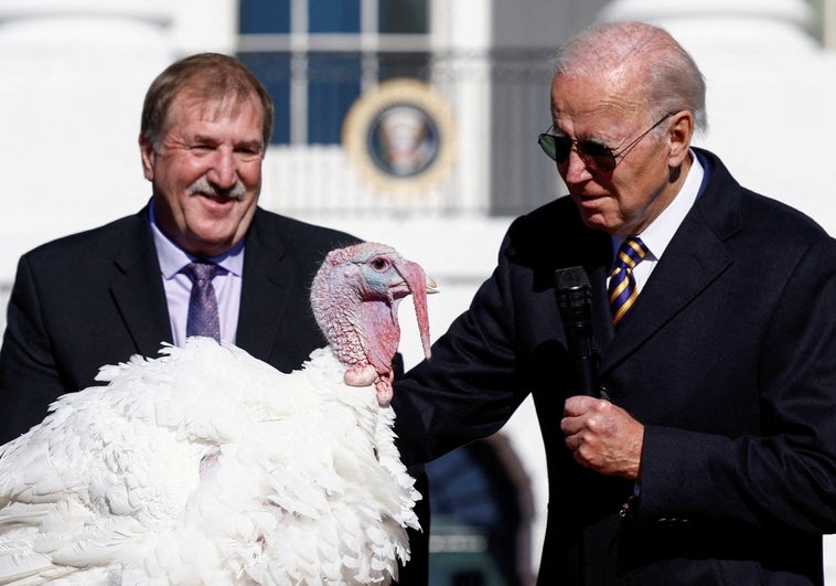 Biden indulta a dos pavos por Acción de Gracias