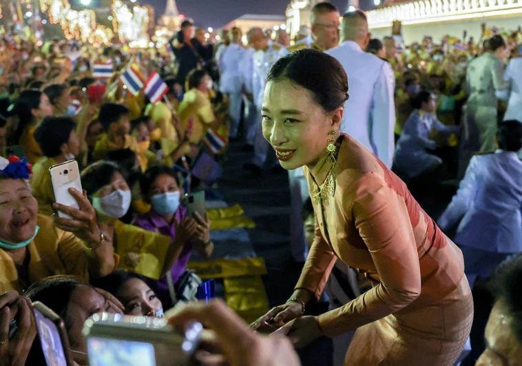 La hija del Rey de Tailandia, al borde de la muerte