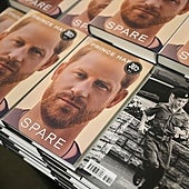 ¿Cuánto dinero ha ganado el Príncipe Harry con sus memorias?