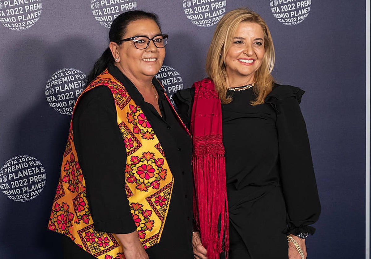 María del Monte e Inmaculada Casal durante los Premios Planeta en Barcelona