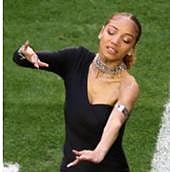 La interprete de signos eclipsa a Rihanna en la Super Bowl