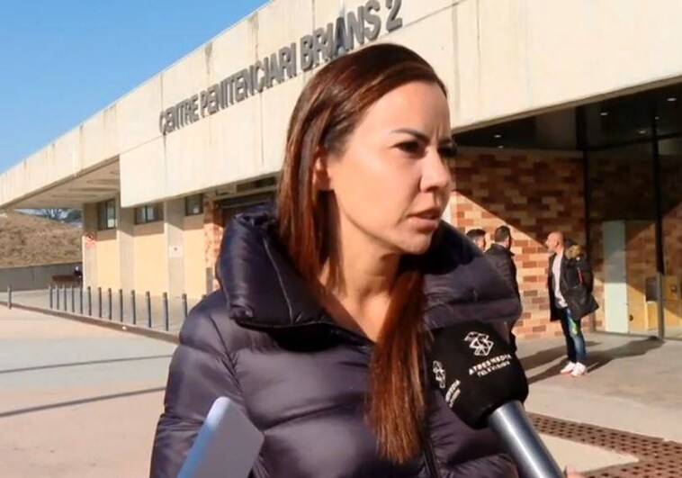 Dani Alves recibe la visita en la cárcel de su exmujer mientras Joana Sanz está de vacaciones en Dubái