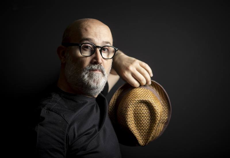 El actor español Javier Cámara fue padre en agosto de 2017 en Estados Unidos. Gracias a un vientre de alquiler llegaron sus mellizos, niño y niña.