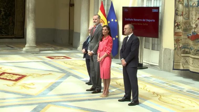 La Reina Letizia y Alexia Putellas lucen 'looks vitamina' en los Premios del Deporte