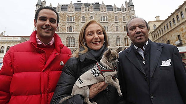 Ana María Quiñones, Idris bin Abdullah al-Senussi y su hijo Khaleb