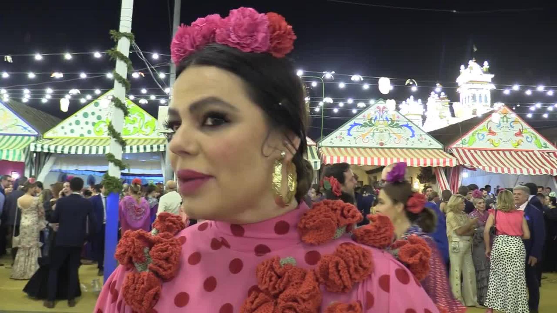 Exclusiva. Marina jara haciendo declaraciones en la feria de sevilla