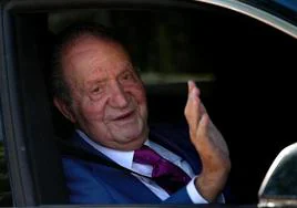 Don Juan Carlos niega tener una hija secreta y pide «respeto a la verdad»