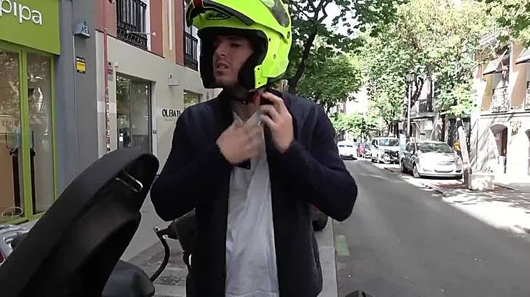 Íñigo Onieva, muy nervioso al preguntarle por sus 'nuevas amigas' ante la presencia de Tamara Falcó