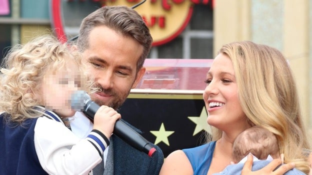 Blake Lively y Ryan Reynolds junto a dos de sus hijos, James e Ines