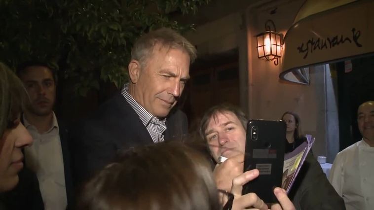 Christine Baumgartner y Kevin Costner se divorcian