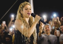 El dardo de Shakira a Piqué al recibir el premio a la 'Mujer del Año'
