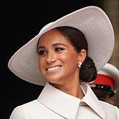 Meghan Markle reaparece, con el príncipe Harry, para recibir un galardón por su labor feminista