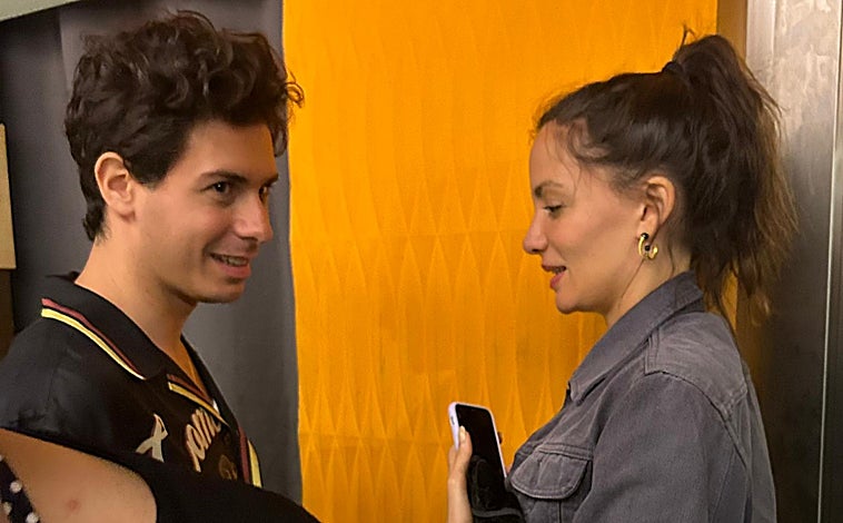 Imagen principal - Alfred de OT y la actriz María Hervás disfrutaron de una velada romántica los dos solos