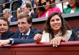 Así es Teresa Urquijo y Moreno, la novia de Almeida: joven, de buena familia y vinculada con la Familia Real