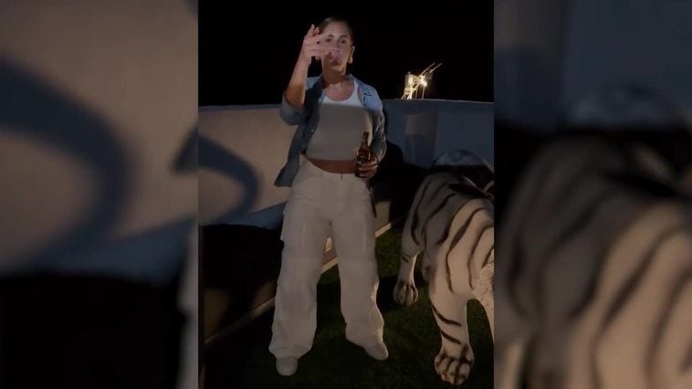 Anabel Pantoja celebra San Juan en la playa