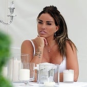 Los trapos sucios de Katie Price al descubierto en un libro escrito por su madre