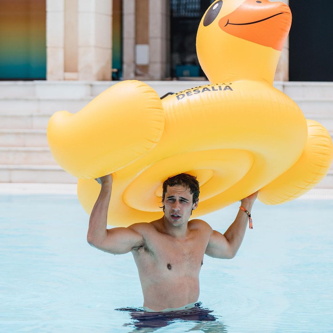 El actor Martiño Rivas se cuela en el 'Top 3' de famosos españoles más atractivos.