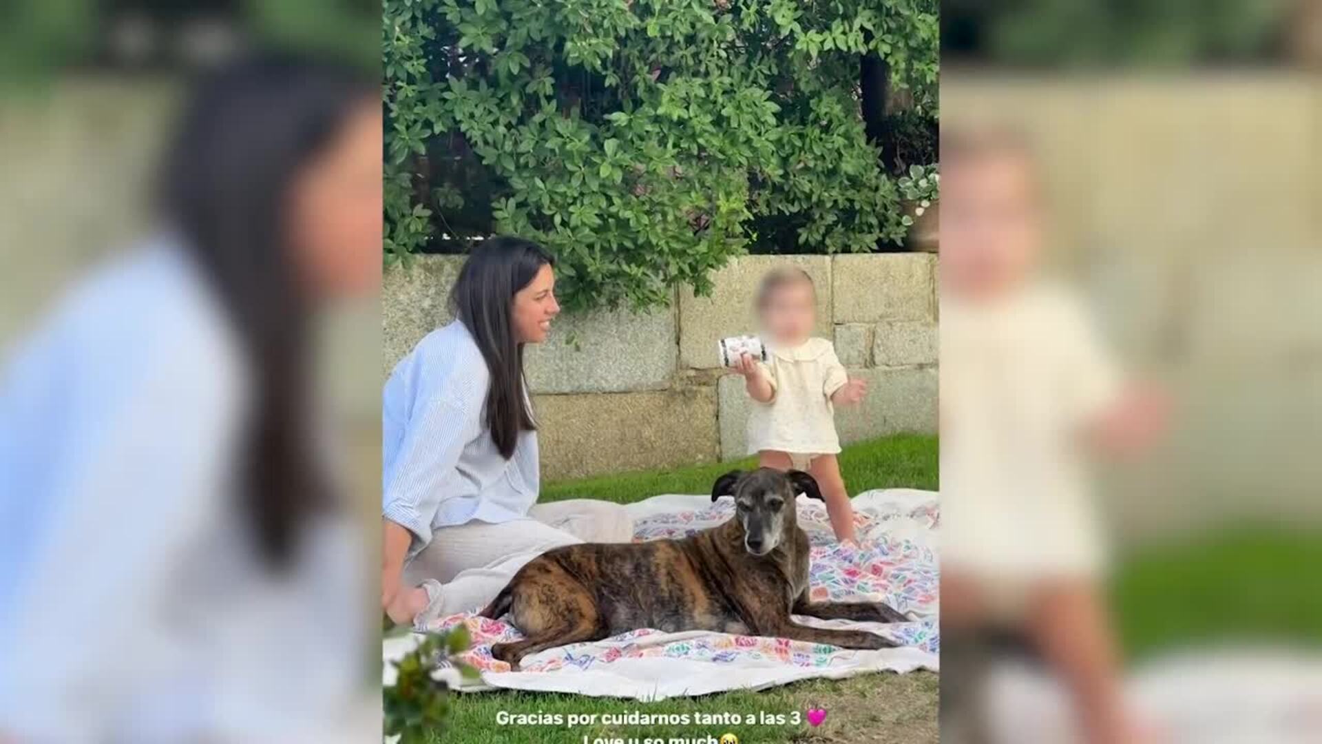 Violeta Mangriñán regresa a Valencia después de unos días en Ferrol con Gala