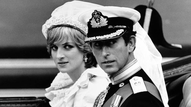 Diana de Gales y Carlos III el día de su boda