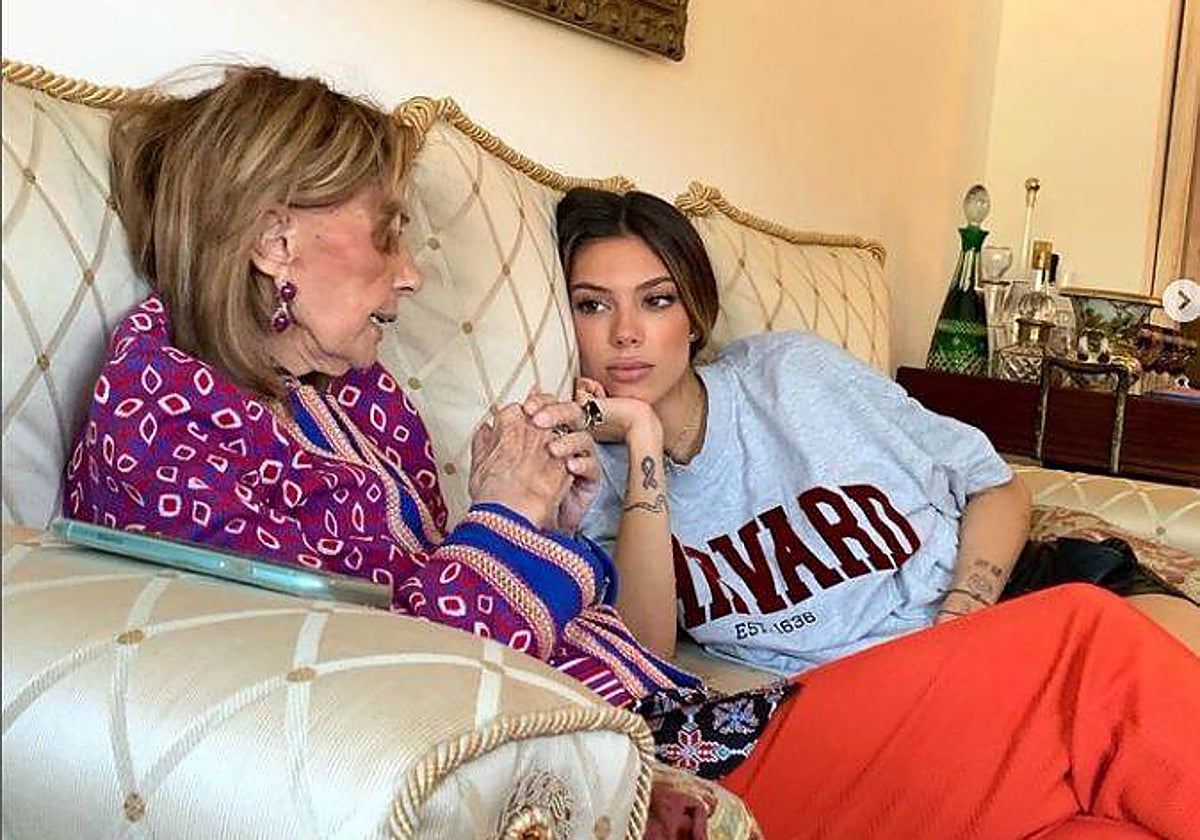 María Teresa Campos charla con su nieta, Alejandra Rubio