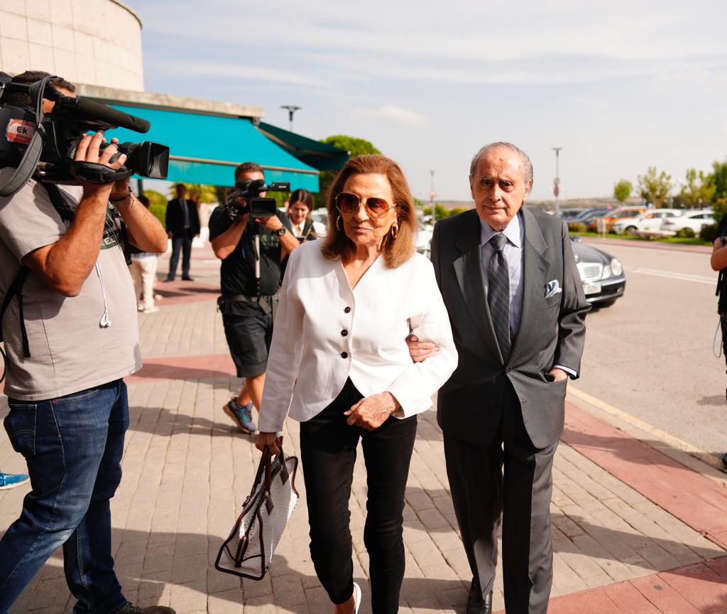 El periodista Jaime Peñafiel con su mujer, Carmen Alonso