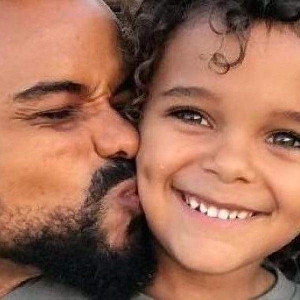 Muere a los 10 años el hijo del actor Eka Darville a causa de un tumor cerebral