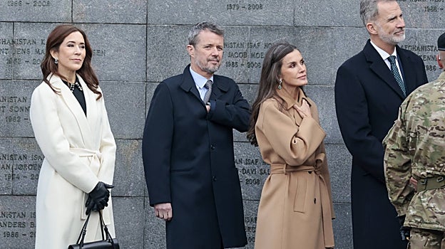 Este martes durante una visita junto a los Reyes de España, Mary Donaldson se mostró muy distante de su marido