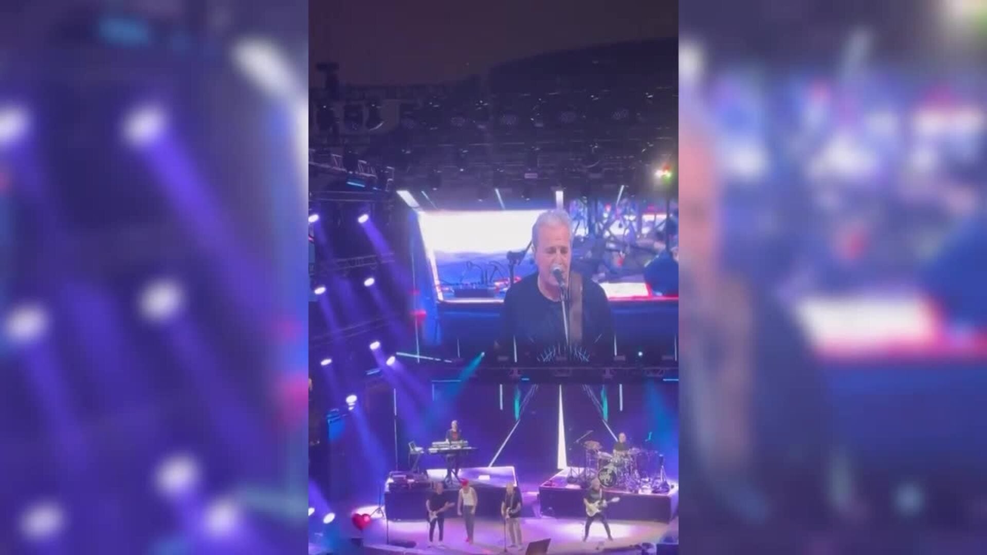 Álvaro de Luna cumple su sueño de cantar con Hombres G