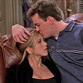 Jennifer Aniston revela entre lágrimas la conversación que mantuvo con Matthew Perry la mañana de su muerte