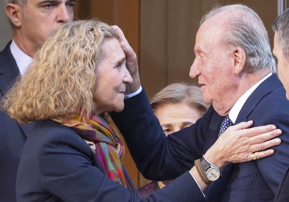 La Infanta Elena junto al Rey Don Juan Carlos