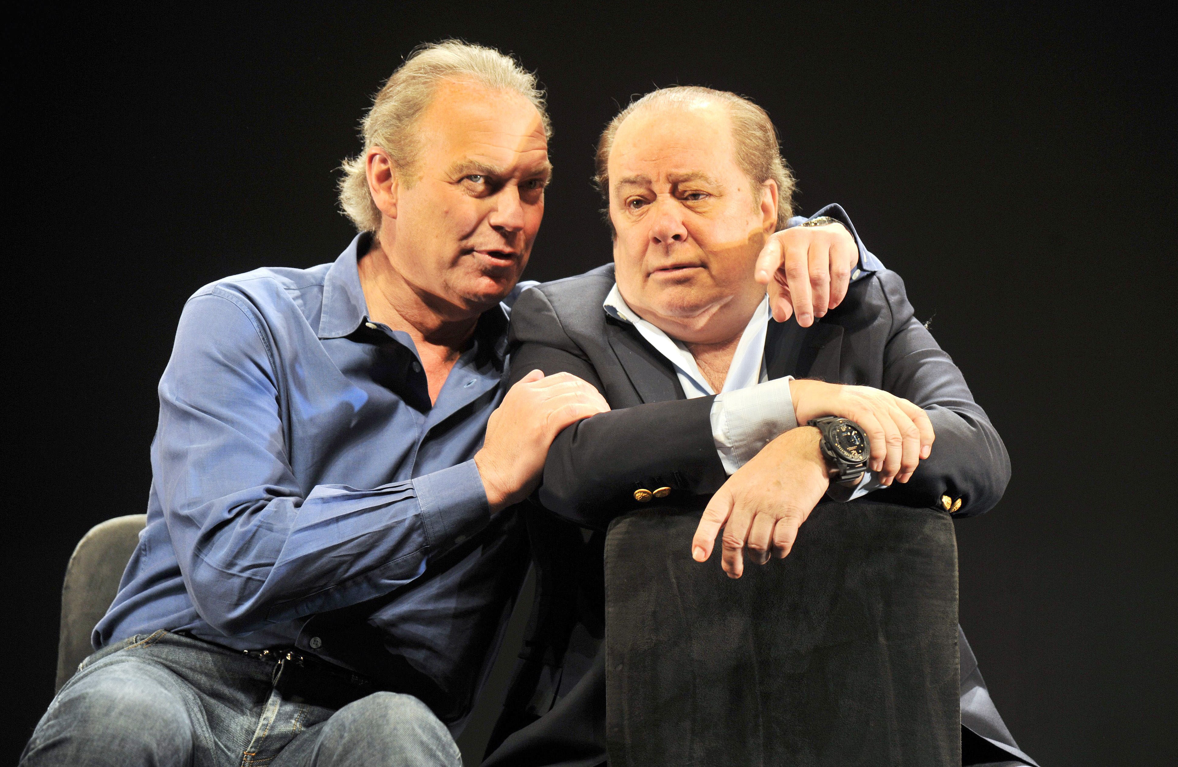 Bertín Osborne y Paco Arévalo durante una función teatral