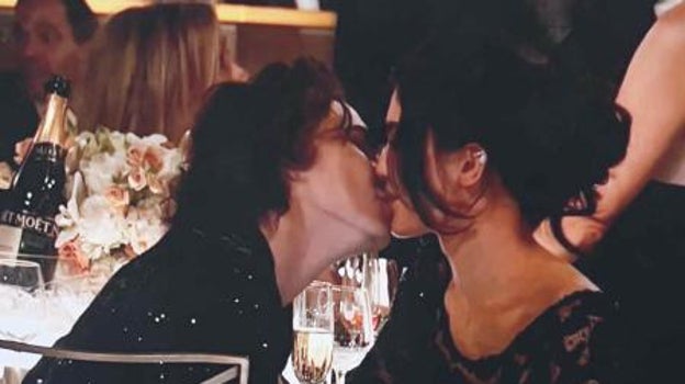 El beso de Timothée Chalamet y Kylie Jenner en los Globos de Oro