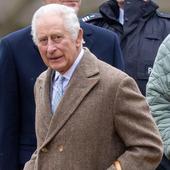 El Rey Carlos III de Inglaterra llega al hospital para operarse de un agrandamiento de próstata, según medios británicos