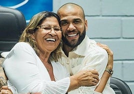 La madre de Alves elimina de Instagram todo rastro de la denunciante de su hijo