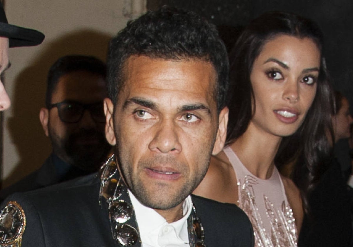 Dani Alves y Joana Sanz