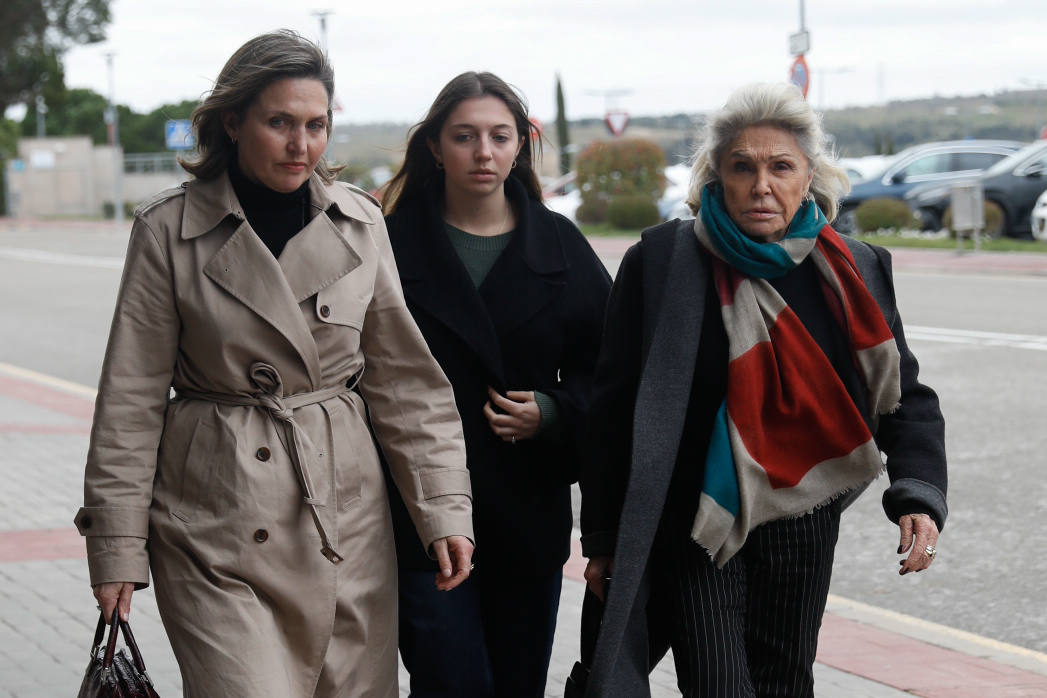 Beatriz de Orleans en la capilla ardiente de Fernando Gómez-Acebo