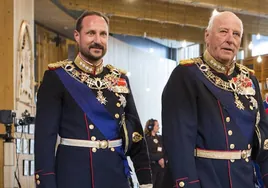 El Príncipe  Haakon de Noruega da la cara por su padre tras su última polémica