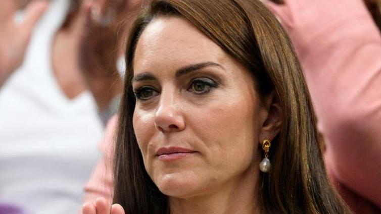 Kate Middleton reaparece saliendo de Windsor en coche con el Príncipe Guillermo tras la polémica de las fotos editadas