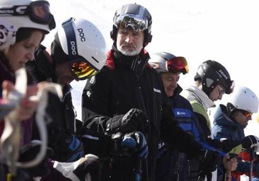 El Rey Felipe VI regresa al Pirineo aragonés para esquiar en Formigal