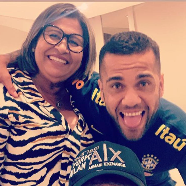 La madre de Dani Alves celebra la liberación de su hijo: «La victoria ha llegado»