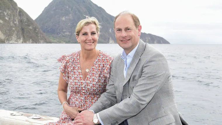 El Príncipe Eduardo junto a su esposa, Sophie Rhys-Jones