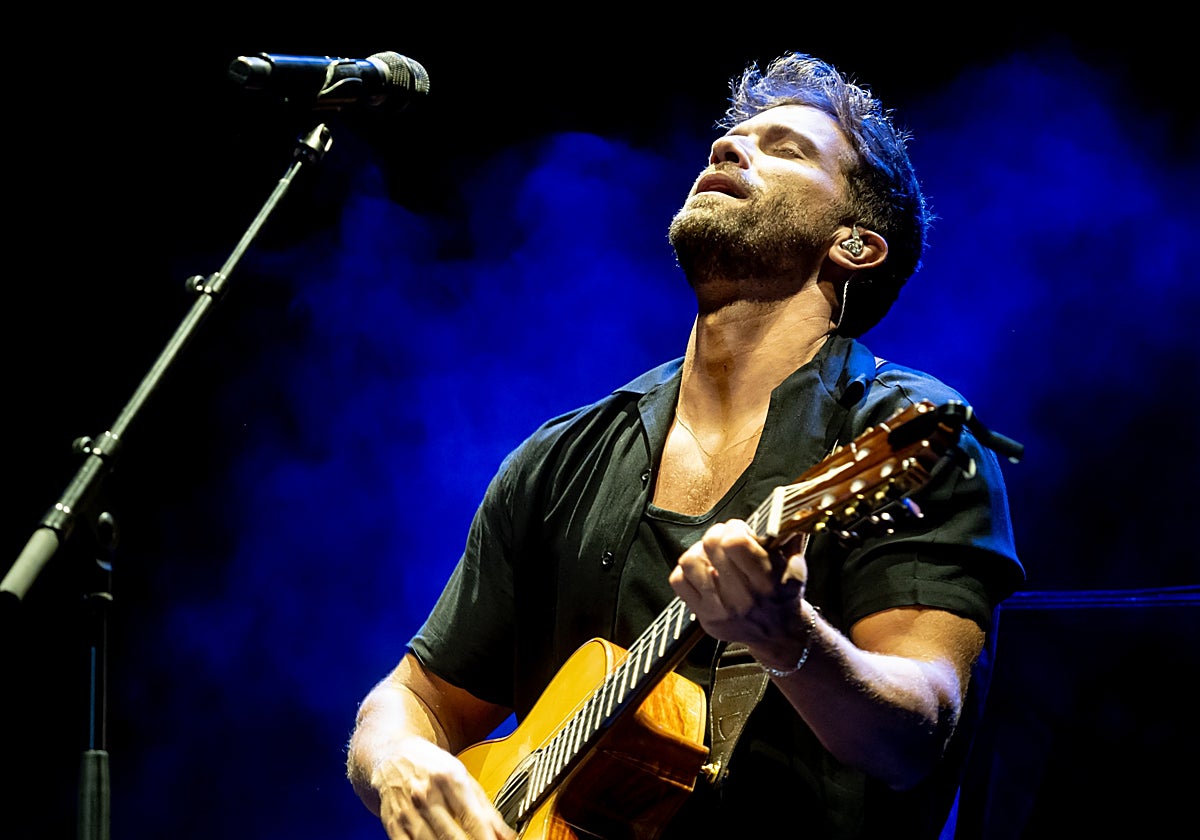 Pablo Alborán, durante un concierto en Zaragoza.