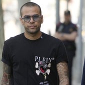 Dani Alves salda su deuda de 150.000 euros con Neymar tras recibir un duro mensaje de su padre