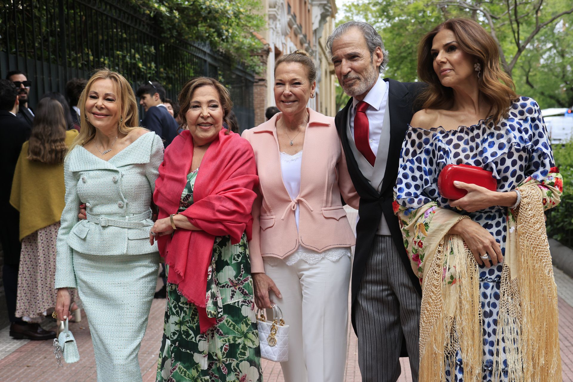 Ana García Obregón con sus hermanos Javier, Celia y Amelia 