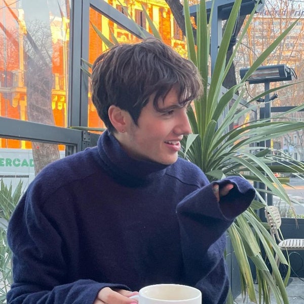 Así es Teo Nabil, hijo de la actriz Najwa Nimri y... ¿amigo de Victoria Federica?