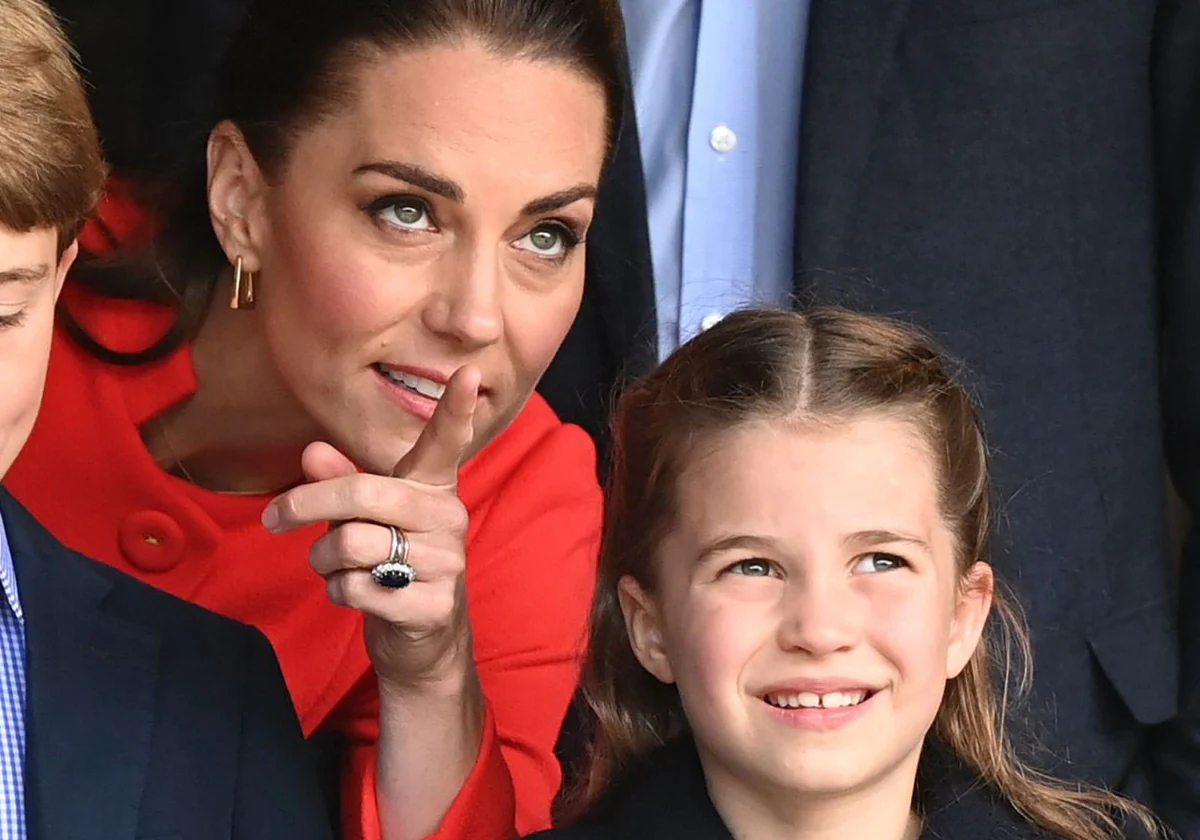 Kate Middleton junto a su hija Carlota